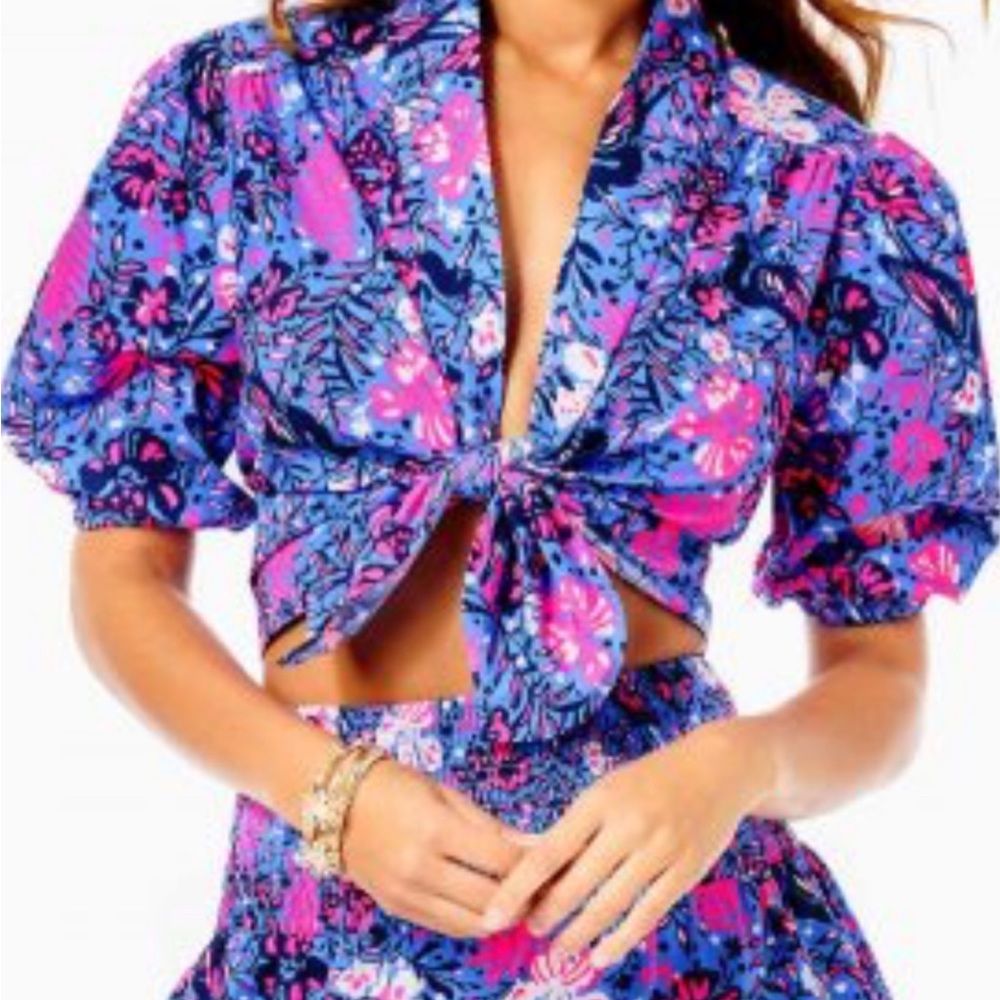 Lilly Pulitzer Top size M of Livvie smocked set